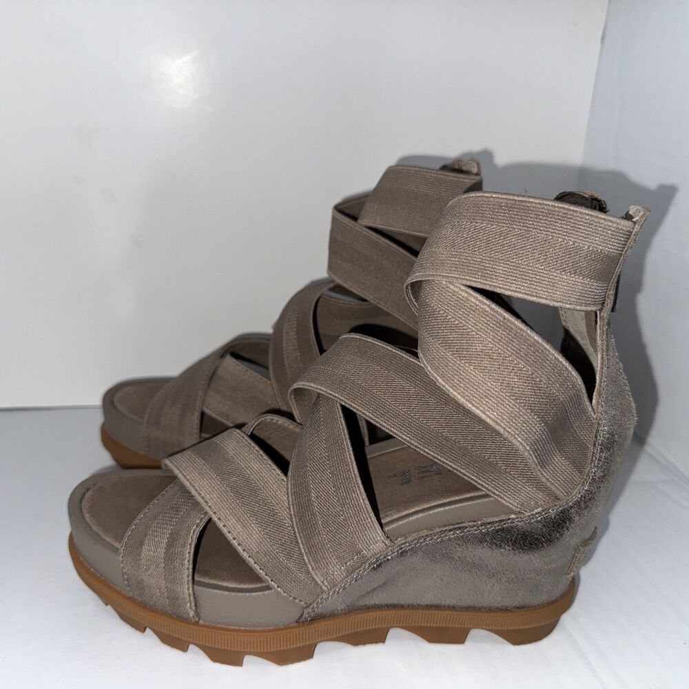 Sorel Joanie II Wedge Bootie Sandal Taupe Metallic Silver Size 6.5 - Worn Once